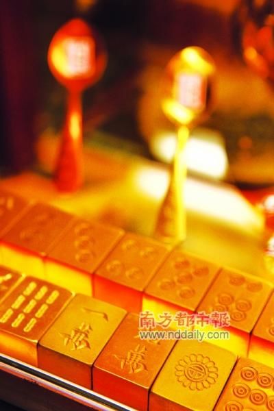國內(nèi)首套黃銅麻將，此番也亮相奢侈品展。
