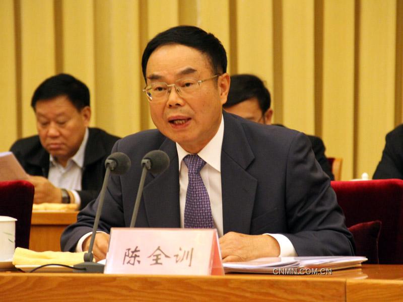 中國有色金屬工業(yè)協(xié)會會長陳全訓(xùn)作主題報告。